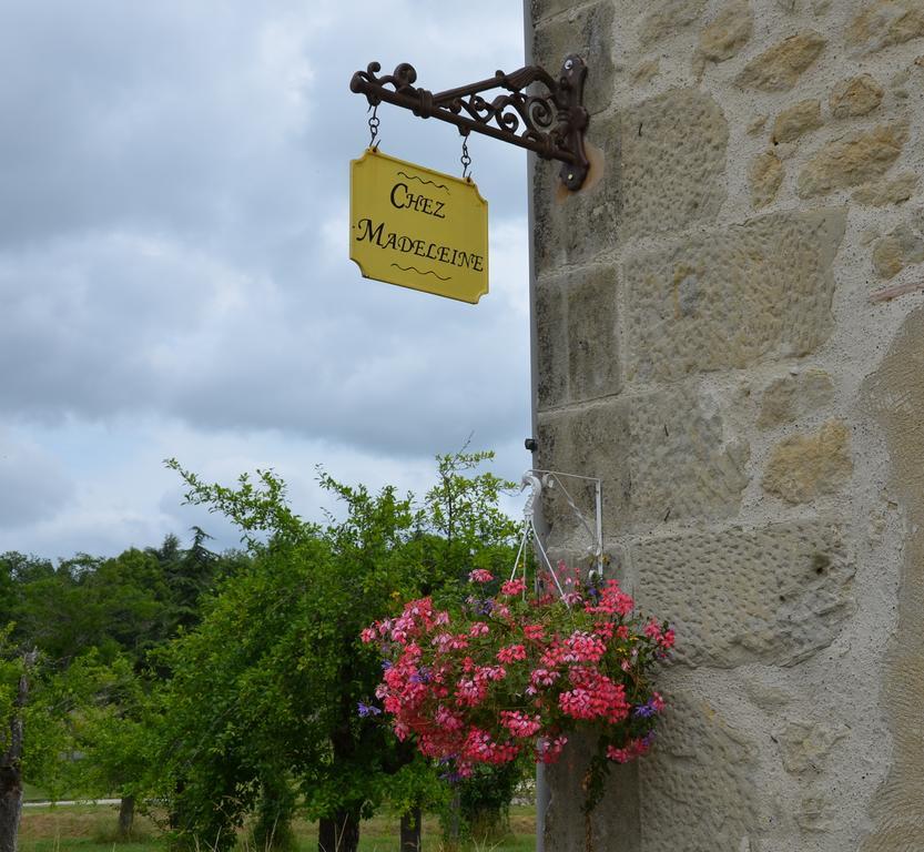 Saint-Colomb-de-Lauzun Chez Madeleine Bed & Breakfast エクステリア 写真