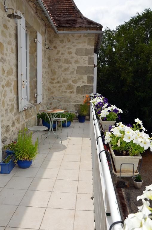 Saint-Colomb-de-Lauzun Chez Madeleine Bed & Breakfast エクステリア 写真