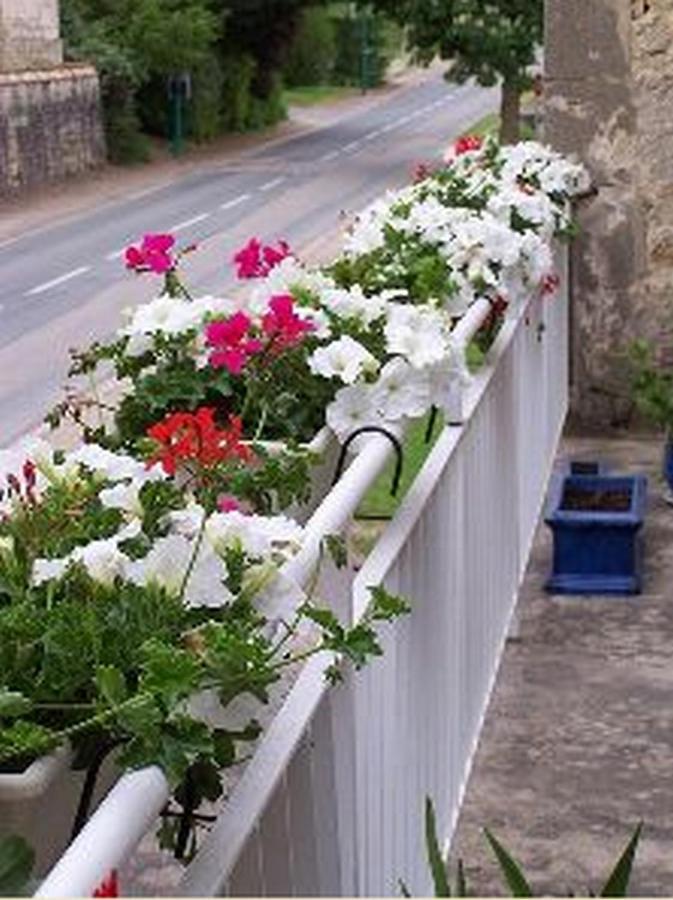 Saint-Colomb-de-Lauzun Chez Madeleine Bed & Breakfast エクステリア 写真