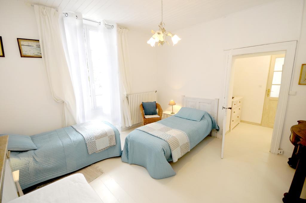 Saint-Colomb-de-Lauzun Chez Madeleine Bed & Breakfast 部屋 写真