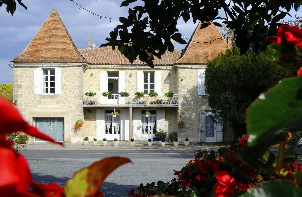 Saint-Colomb-de-Lauzun Chez Madeleine Bed & Breakfast エクステリア 写真