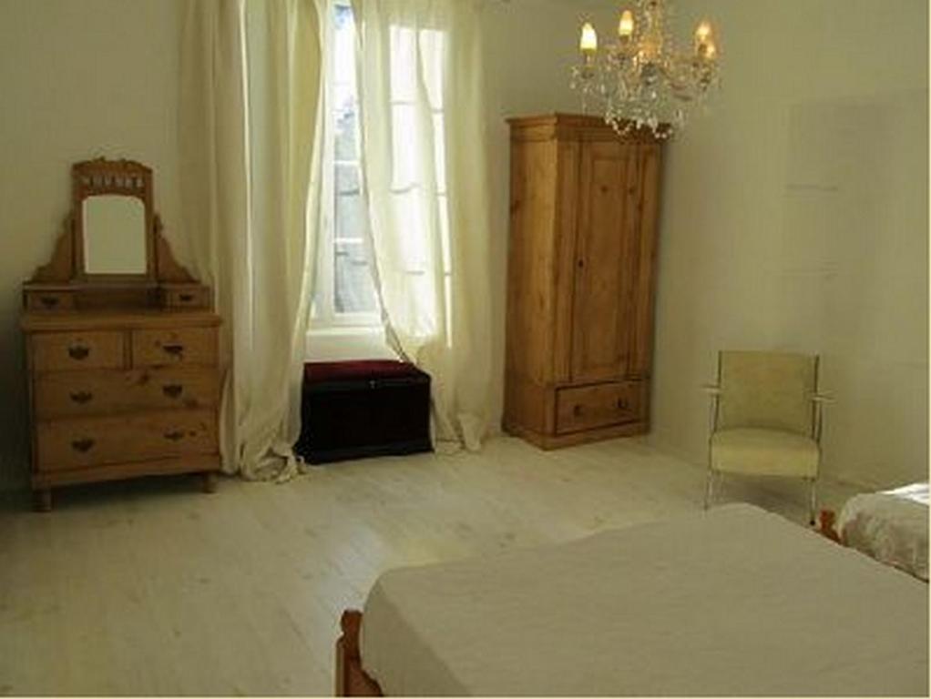 Saint-Colomb-de-Lauzun Chez Madeleine Bed & Breakfast 部屋 写真